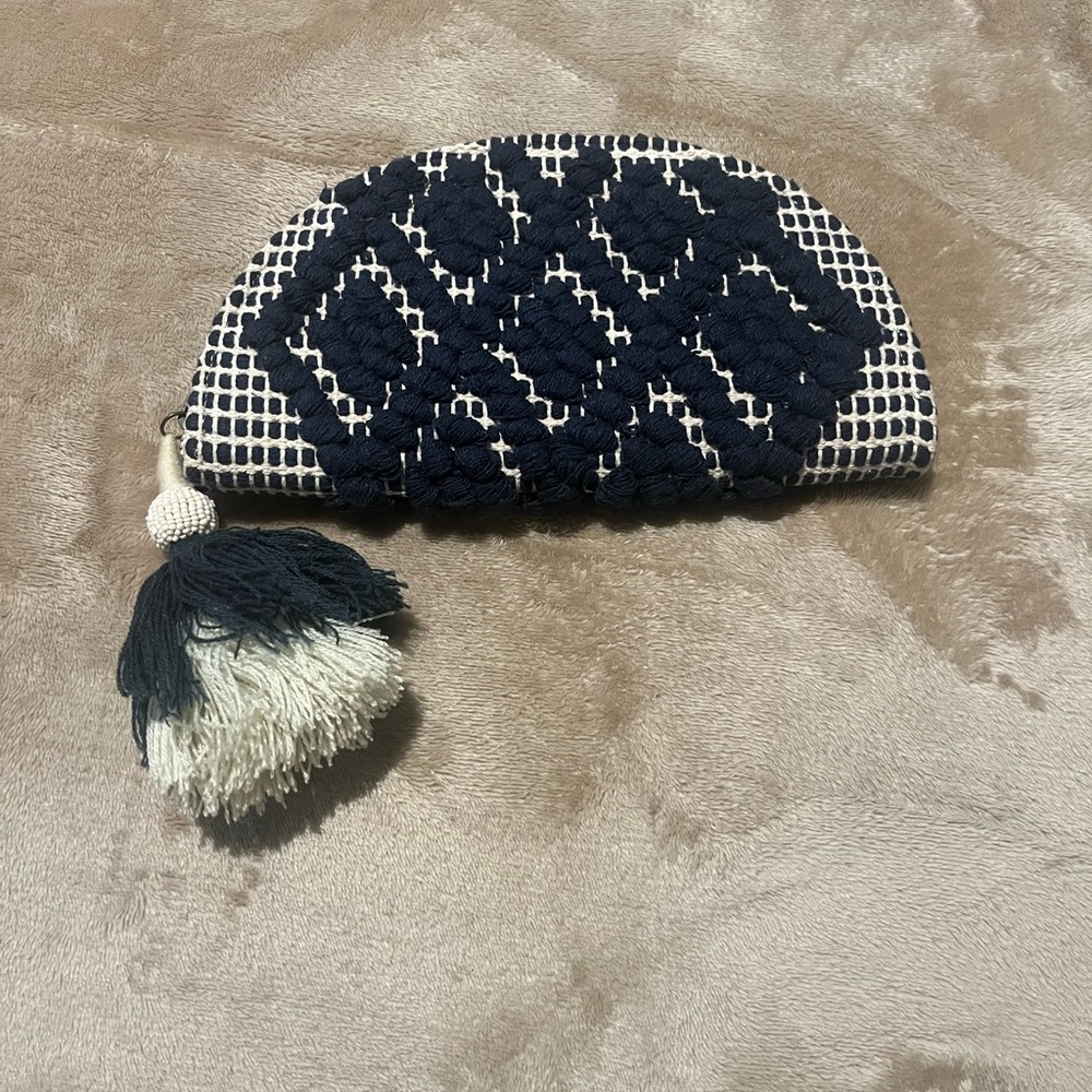 Universal Thread Navy and Cream Key Holder/clutch/ purse with Tassel.